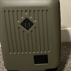 Don’t use this item. Quality suitcase!